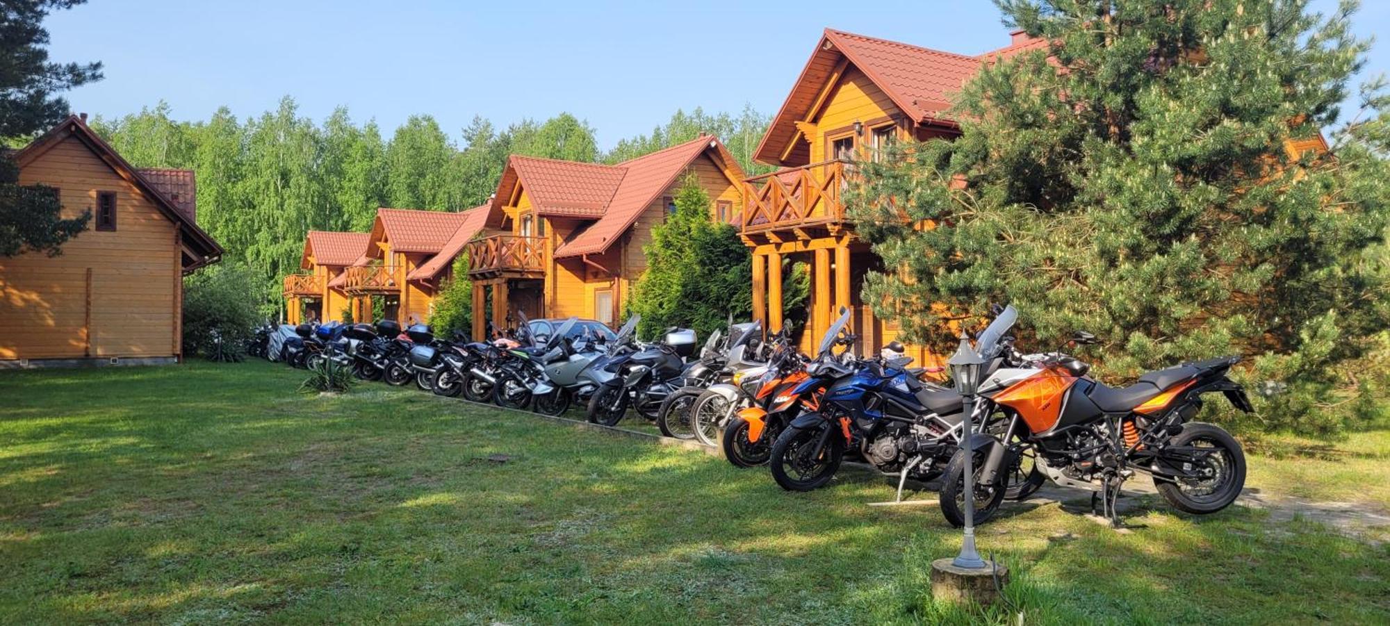 Hotel Osrodek Wypoczynkowy Ranczo Okuninka Exterior foto